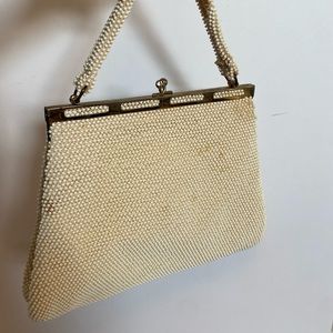 Vintage 50s Lumured Petite Beaded White Kiss Clasp Evening Handbag